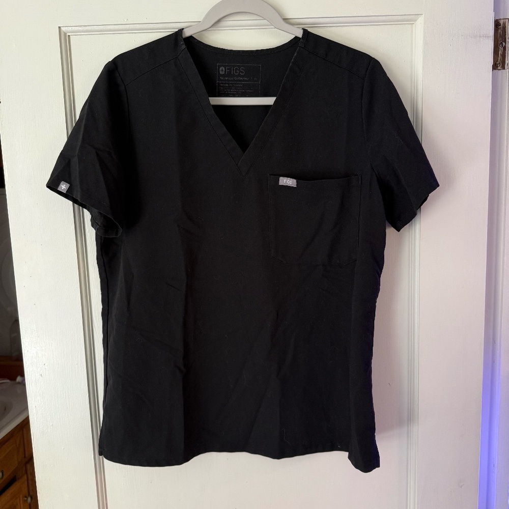 FIGS SCRUB TOP